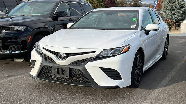 2018 Toyota Camry SE FWD photo