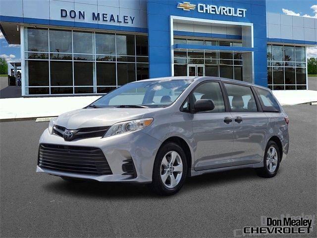 2018 Toyota Sienna L FWD photo