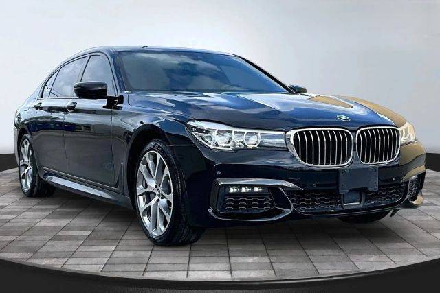 2019 BMW 7 Series 740i RWD photo