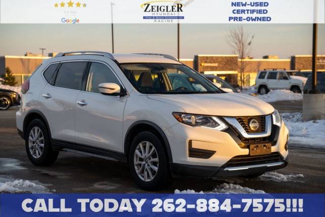 2018 Nissan Rogue SV FWD photo