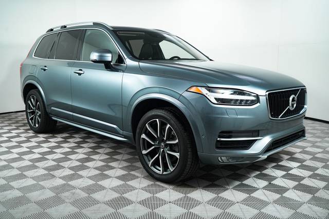 2019 Volvo XC90 Momentum AWD photo