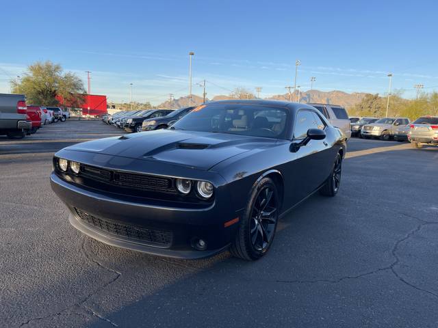 2018 Dodge Challenger SXT RWD photo