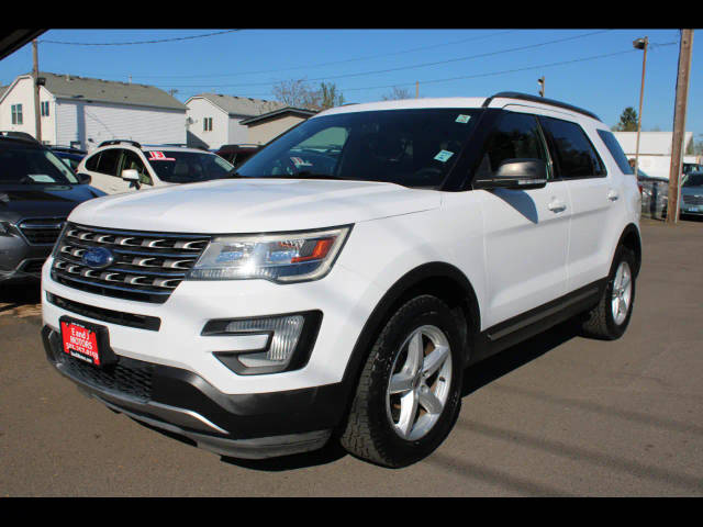 2017 Ford Explorer XLT 4WD photo