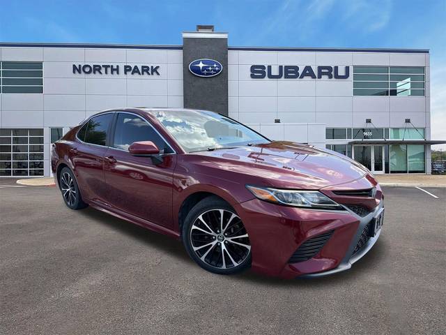 2018 Toyota Camry SE FWD photo