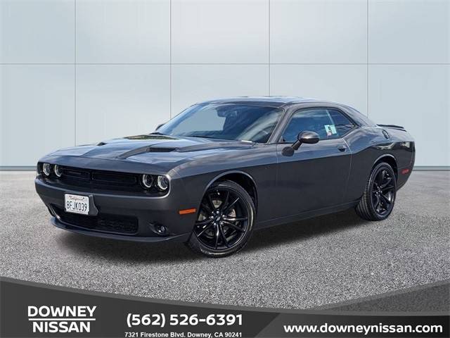 2018 Dodge Challenger SXT RWD photo