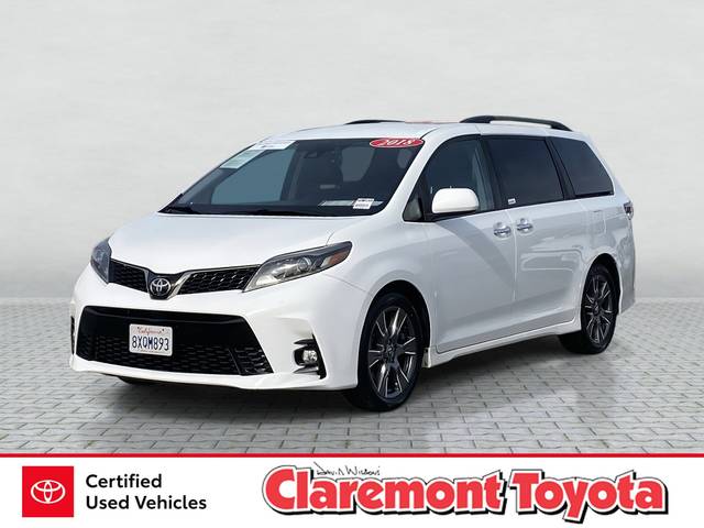 2018 Toyota Sienna SE FWD photo