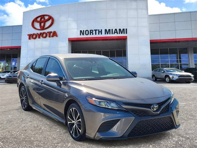 2018 Toyota Camry SE FWD photo