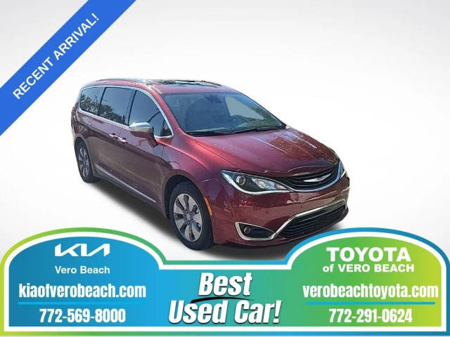 2018 Chrysler Pacifica Minivan Hybrid Limited FWD photo