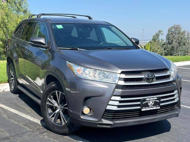 2018 Toyota Highlander LE Plus FWD photo