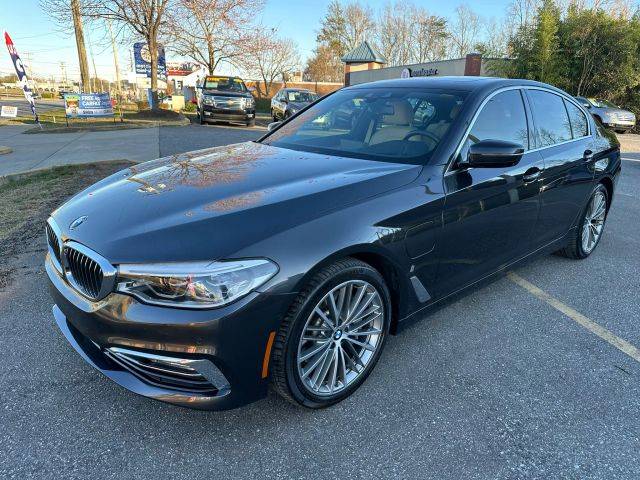 2018 BMW 5 Series 530e iPerformance RWD photo
