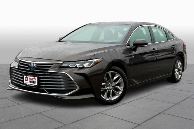 2019 Toyota Avalon Hybrid XLE FWD photo