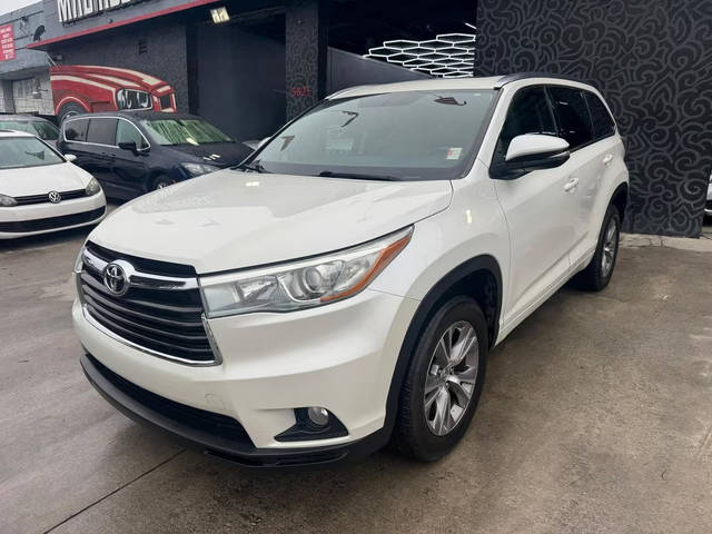 2015 Toyota Highlander XLE FWD photo