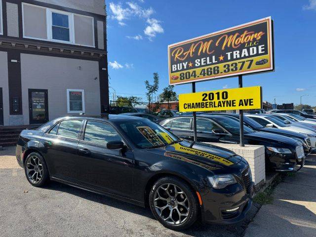 2017 Chrysler 300 300S RWD photo