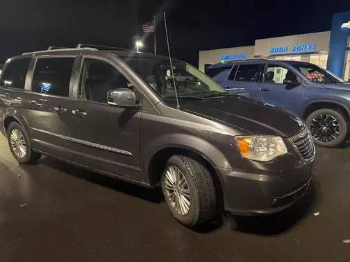 2015 Chrysler Town and Country Touring-L FWD photo