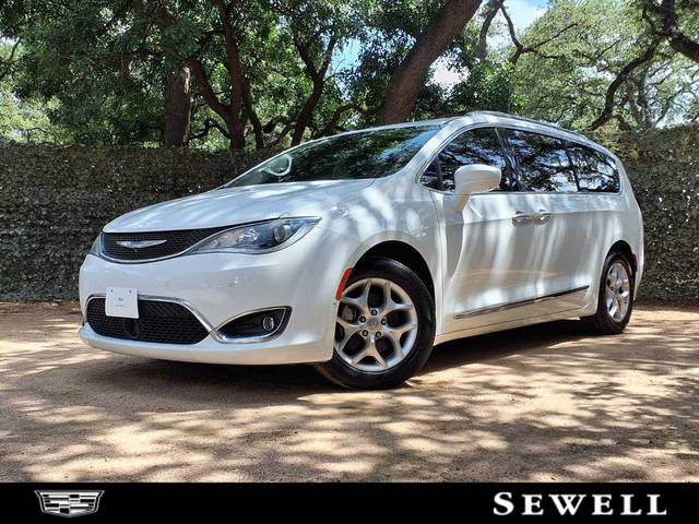 2019 Chrysler Pacifica Minivan Touring L Plus FWD photo