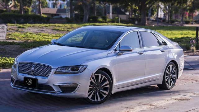 2018 Lincoln MKZ Hybrid Reserve FWD photo