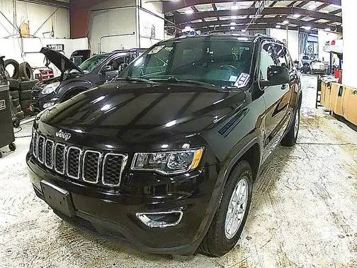 2018 Jeep Grand Cherokee Laredo E 4WD photo