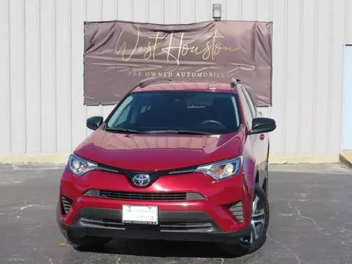 2018 Toyota RAV4 LE FWD photo