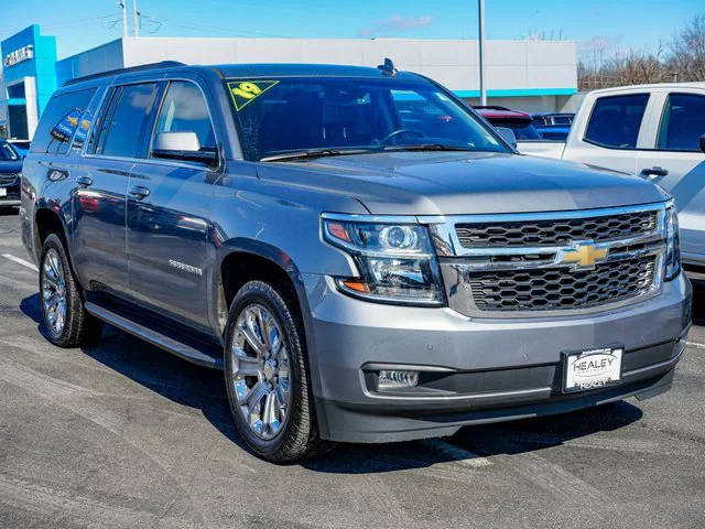 2019 Chevrolet Suburban LT 4WD photo