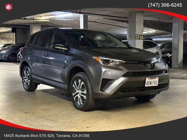 2018 Toyota RAV4 LE FWD photo
