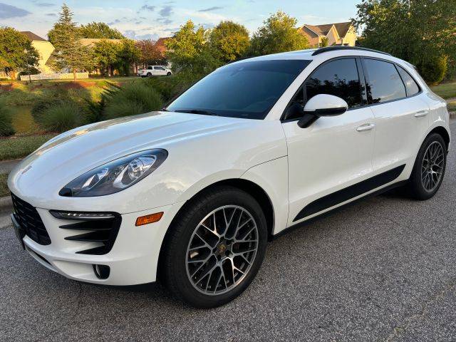 2018 Porsche Macan Sport Edition AWD photo
