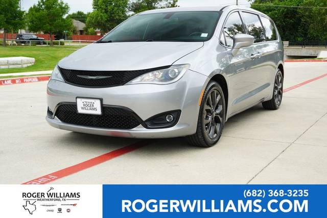 2018 Chrysler Pacifica Minivan Touring Plus FWD photo