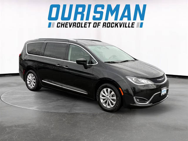 2018 Chrysler Pacifica Minivan Touring L FWD photo