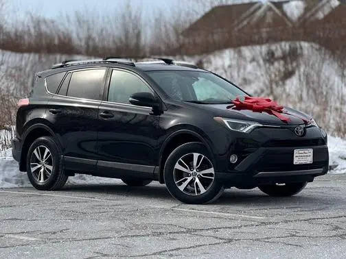 2018 Toyota RAV4 XLE AWD photo