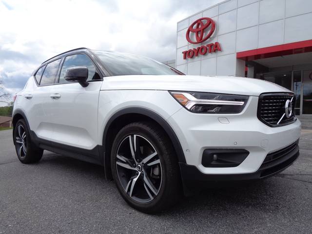 2019 Volvo XC40 R-Design AWD photo