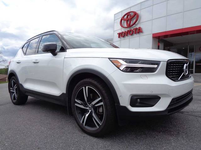 2019 Volvo XC40 R-Design AWD photo