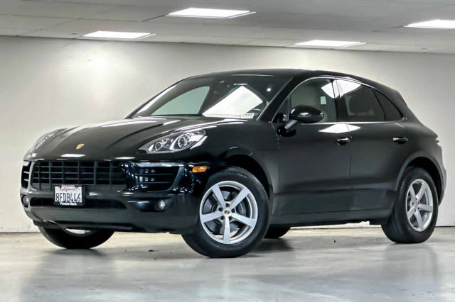 2018 Porsche Macan  AWD photo