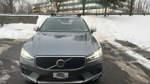 2019 Volvo XC60 R-Design AWD photo