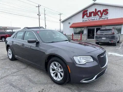 2018 Chrysler 300 Touring RWD photo