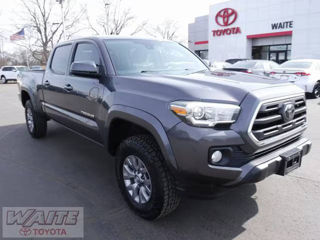 2018 Toyota Tacoma SR5 4WD photo