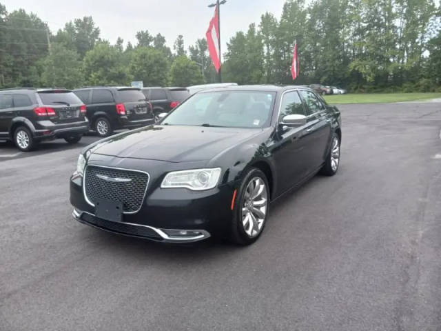 2018 Chrysler 300 Limited RWD photo