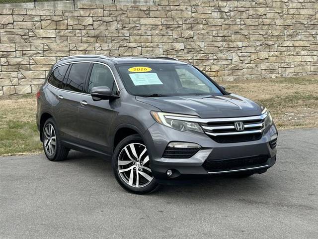 2016 Honda Pilot Touring FWD photo