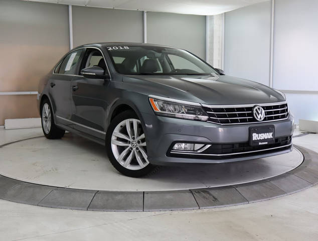 2018 Volkswagen Passat 2.0T SEL Premium FWD photo