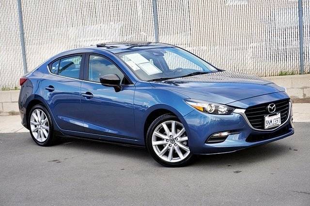 2017 Mazda 3 Touring FWD photo