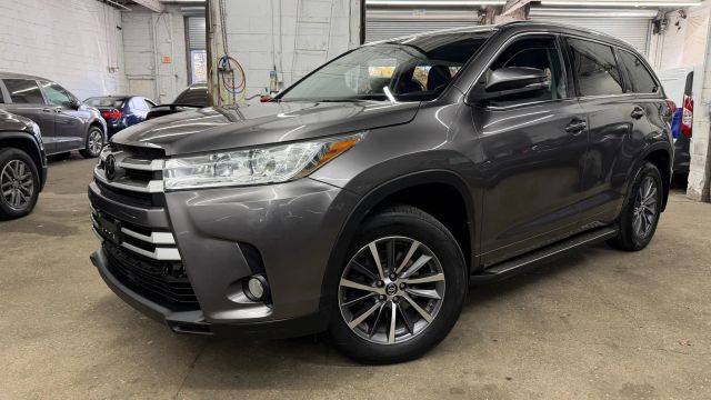 2018 Toyota Highlander XLE AWD photo
