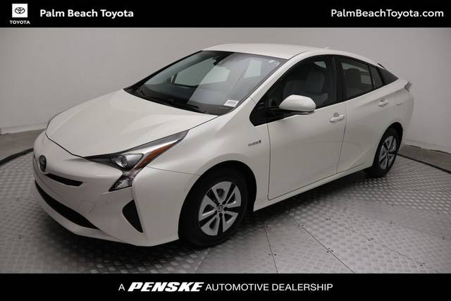 2018 Toyota Prius Four FWD photo