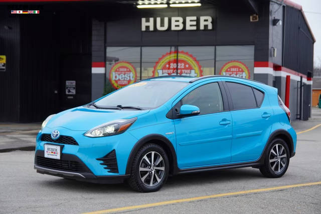 2018 Toyota Prius c Three FWD photo