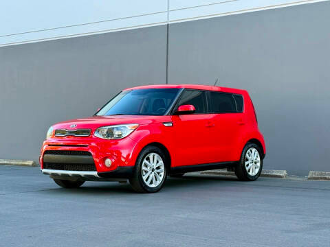 2019 Kia Soul + FWD photo