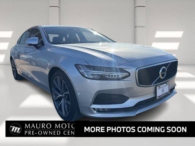 2018 Volvo S90 Momentum AWD photo