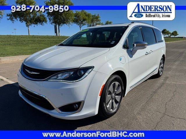 2018 Chrysler Pacifica Minivan Hybrid Limited FWD photo