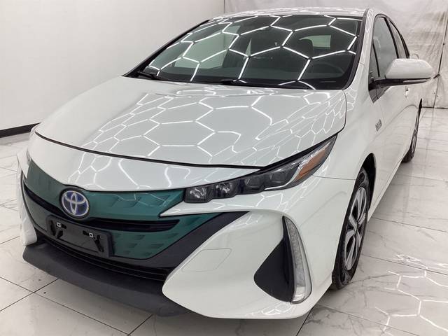 2018 Toyota Prius Prime Premium FWD photo