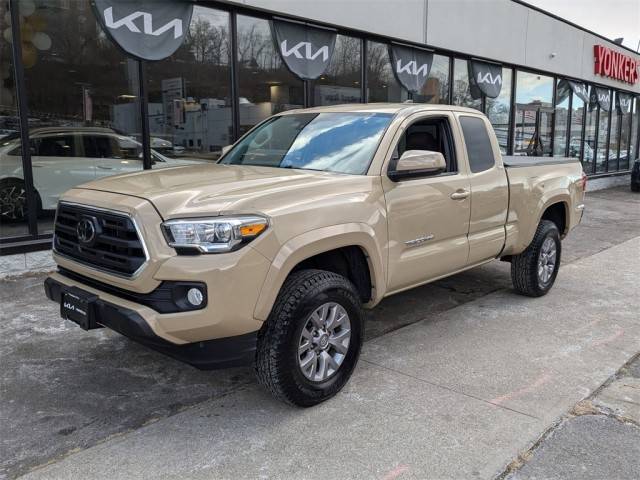 2018 Toyota Tacoma SR5 4WD photo