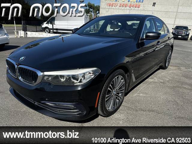 2018 BMW 5 Series 530e iPerformance RWD photo