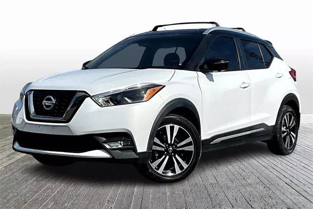 2018 Nissan Kicks SR FWD photo