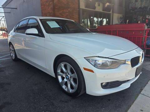 2015 BMW 3 Series 320i RWD photo