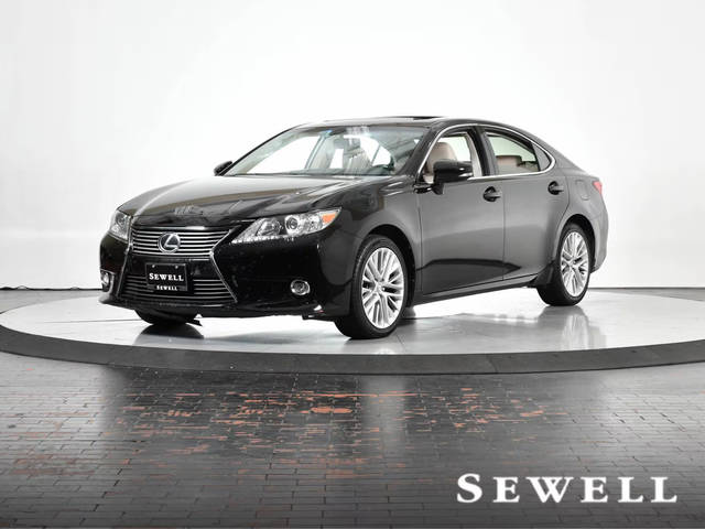 2015 Lexus ES  FWD photo